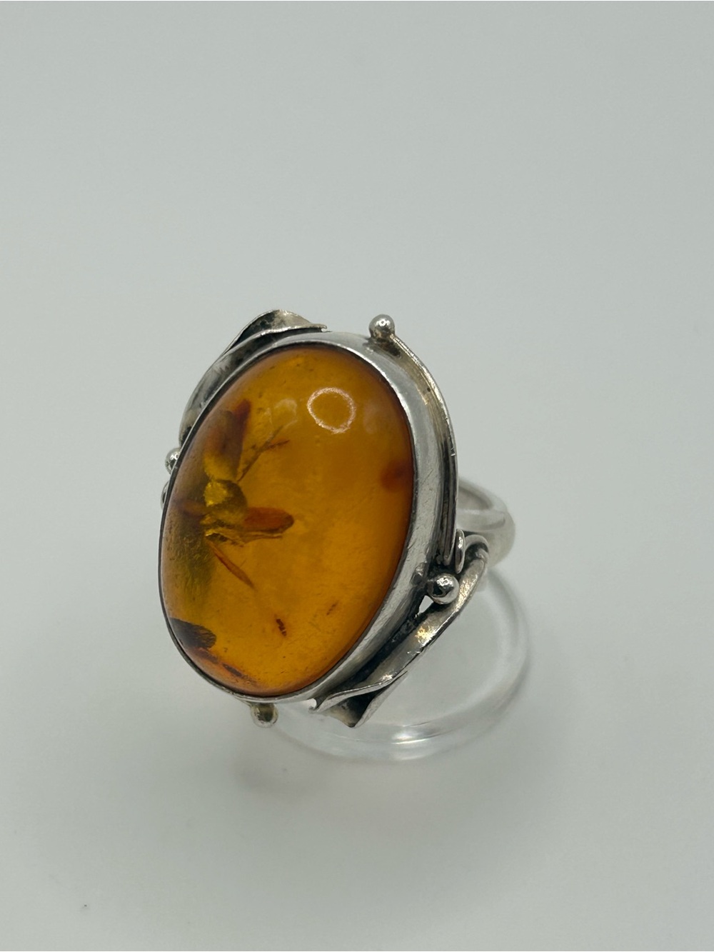 #767386-092626 Vintage sterling silver amber statment ring